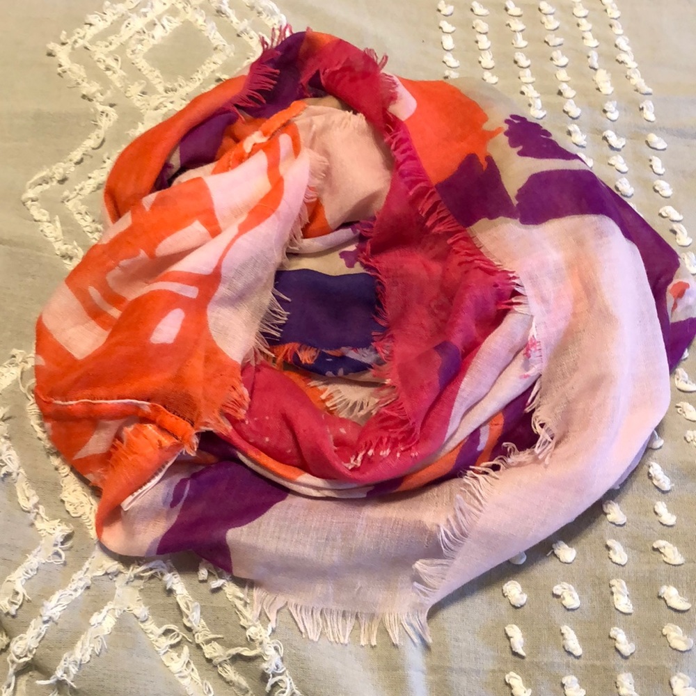 Bright infinity scarf